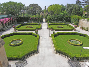 palazzo-parisio-giardino-allitaliana-dal-salone-centrale